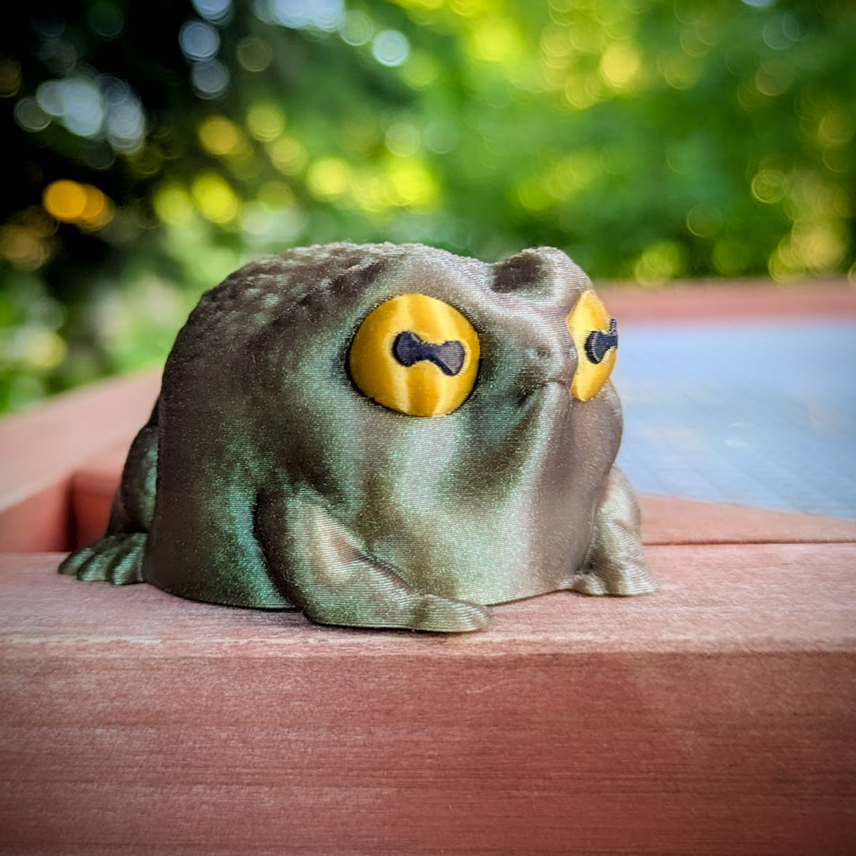 Judgmental Frog - Grumpy Frog Figurine