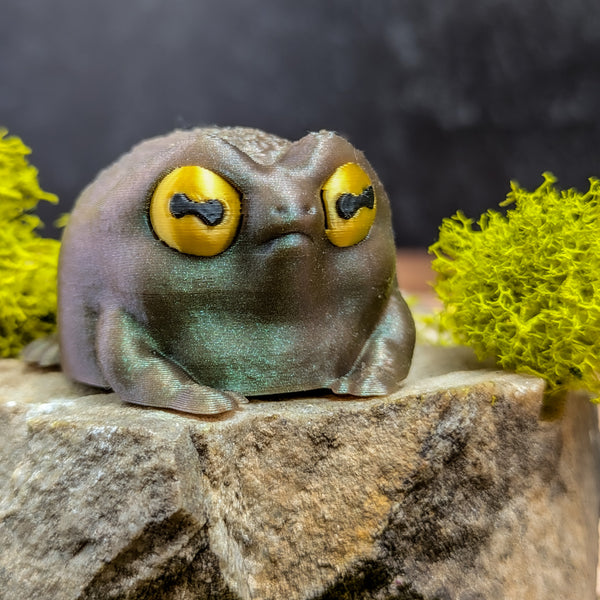 Judgmental Frog - Grumpy Frog Figurine