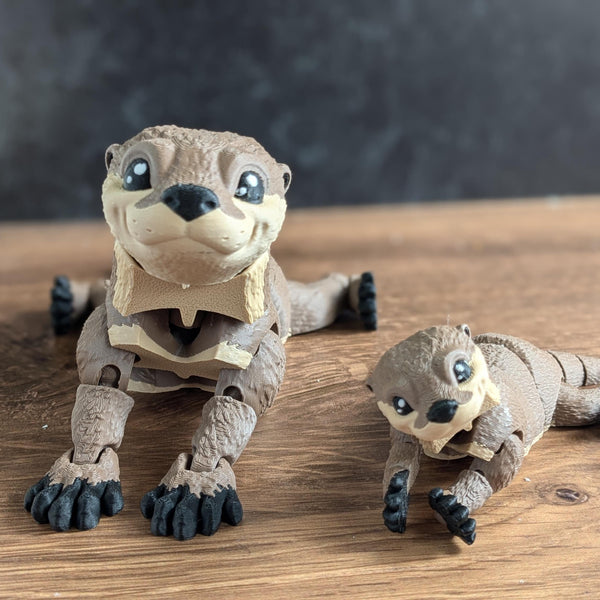 CUSTOMIZABLE River Otter Desk Buddy Articulated Brown Otter Figurine Desk Toy - Mama Otter and Baby Otter Desk Decoration Coworker Gift