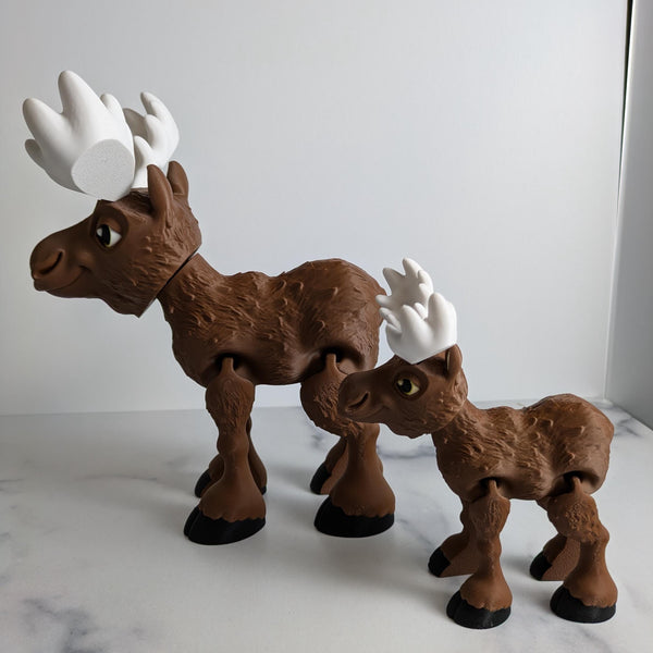 CUSTOMIZABLE Flexi Moose Desk Buddy Articulated Brown Moose Figurine Desk Toy - Mama Moose and Baby Moose Desk Decoration Coworker Gift