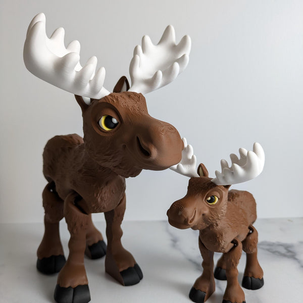 CUSTOMIZABLE Flexi Moose Desk Buddy Articulated Brown Moose Figurine Desk Toy - Mama Moose and Baby Moose Desk Decoration Coworker Gift