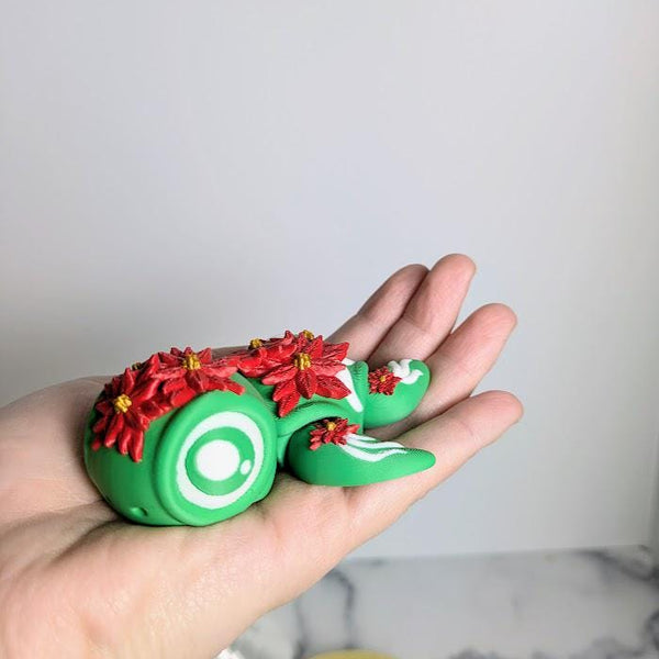 Christmas Flexi Turtle Desk Buddy Articulated Poinsettia Turtle Figurine Desk Toy - Christmas Turtle Desk Decoration Coworker Gift