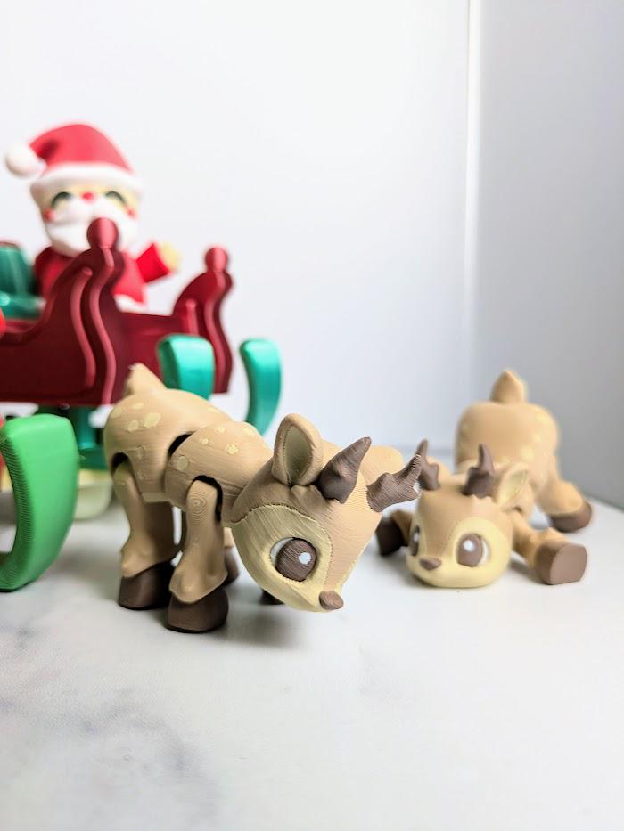 Cute Santa and Reindeer Sleigh Playset Adorable Christmas Desk Toy Fidget Holiday Desk Decoration Santa Rudolph Coworker Gift Santa Claus