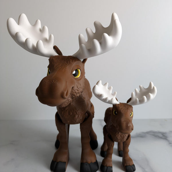 CUSTOMIZABLE Flexi Moose Desk Buddy Articulated Brown Moose Figurine Desk Toy - Mama Moose and Baby Moose Desk Decoration Coworker Gift