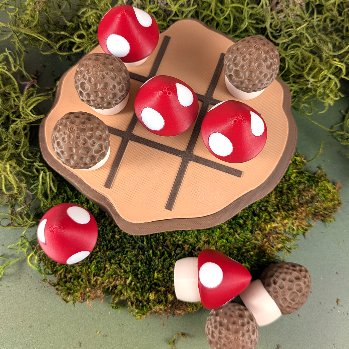 Close-up of the game board with mushrooms mid-play, highlighting the grid and detailed mushroom textures.